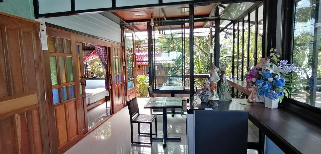 Sun Smile Pansiyon Ubon Ratchathani Dış mekan fotoğraf