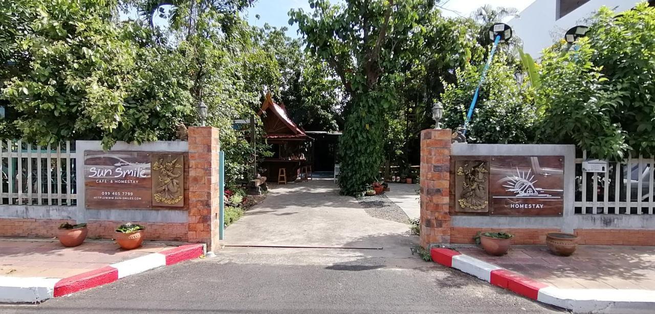 Sun Smile Pansiyon Ubon Ratchathani Dış mekan fotoğraf
