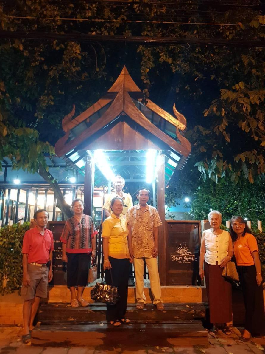 Sun Smile Pansiyon Ubon Ratchathani Dış mekan fotoğraf